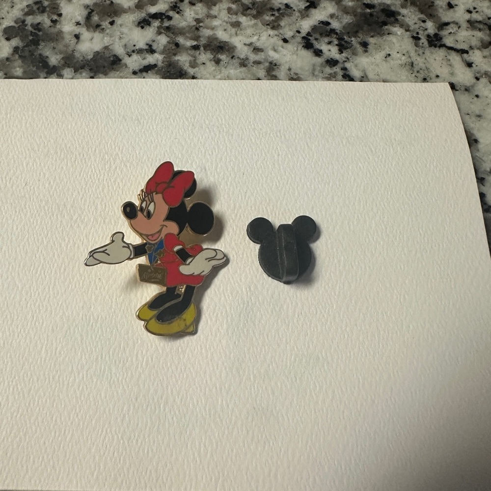 Minnie Mouse Enamel Pin WDW 2001 vintage trading pin - Minnie trading pins